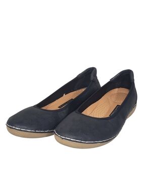 Good Choice Women's Kiana Perforated Round-Toe Flats Size 9